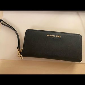 Classic Michael Kors wallet